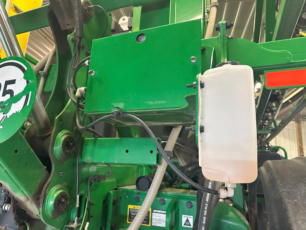 2021 John Deere R4038 Image 22