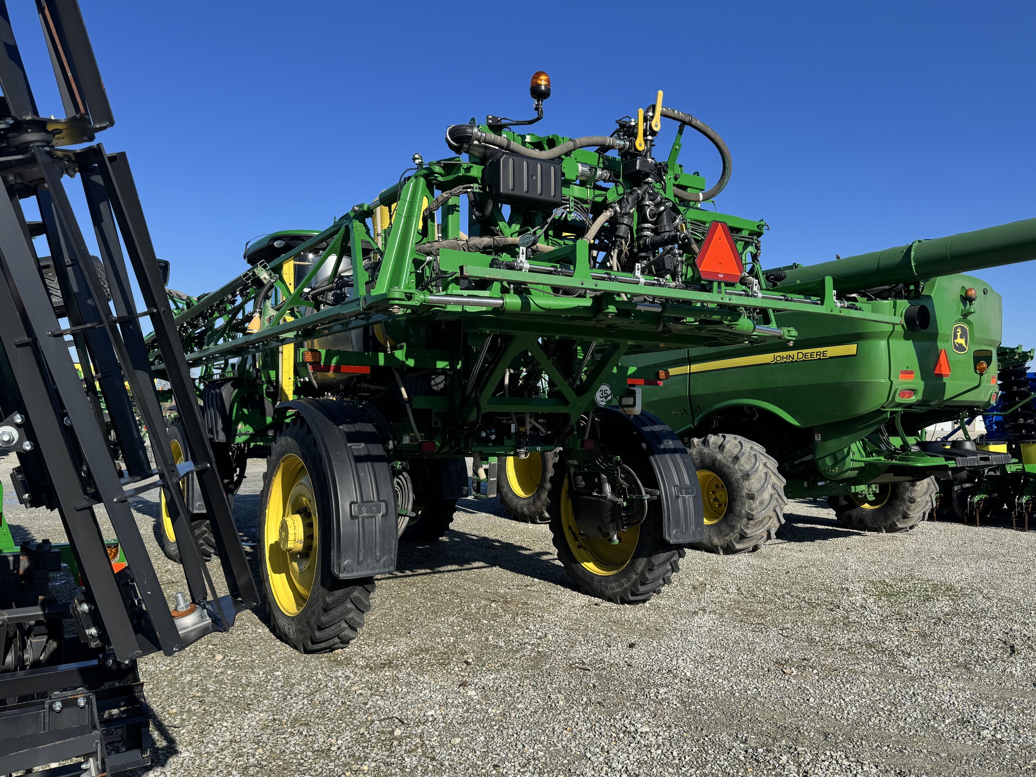 2021 John Deere R4038 Image 4