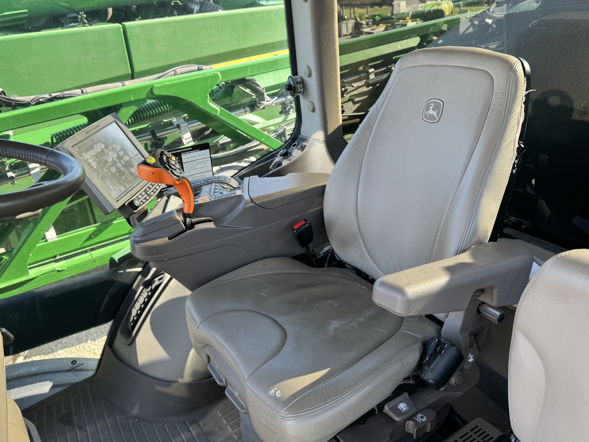 2021 John Deere R4038 Image 6