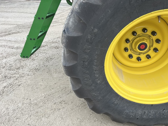 2024 John Deere 800R - Photo10