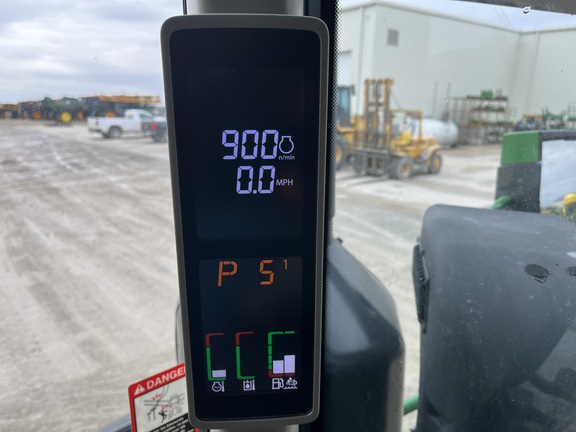 2024 John Deere 800R - Photo33