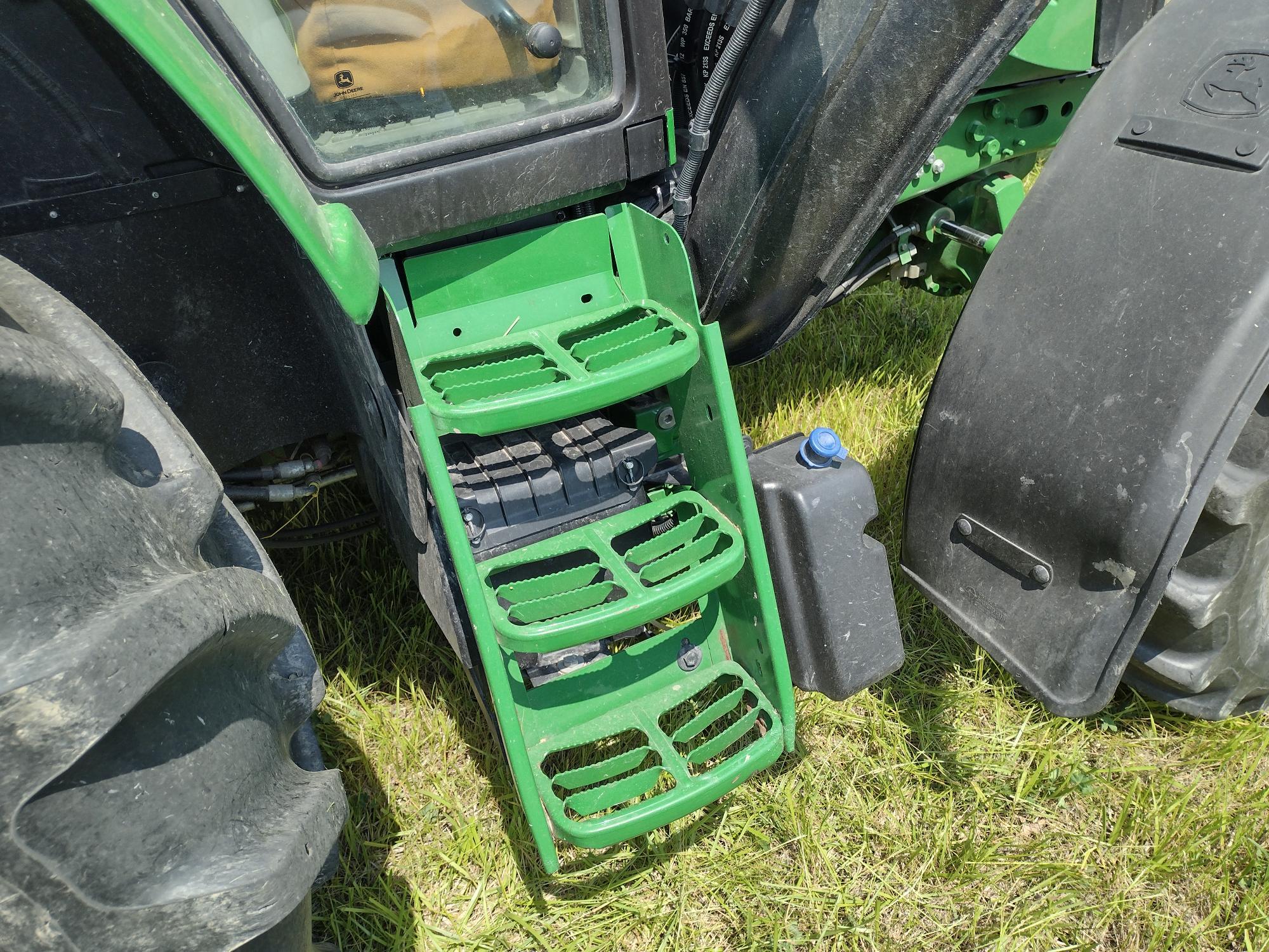 2023 John Deere 6120M Image 10