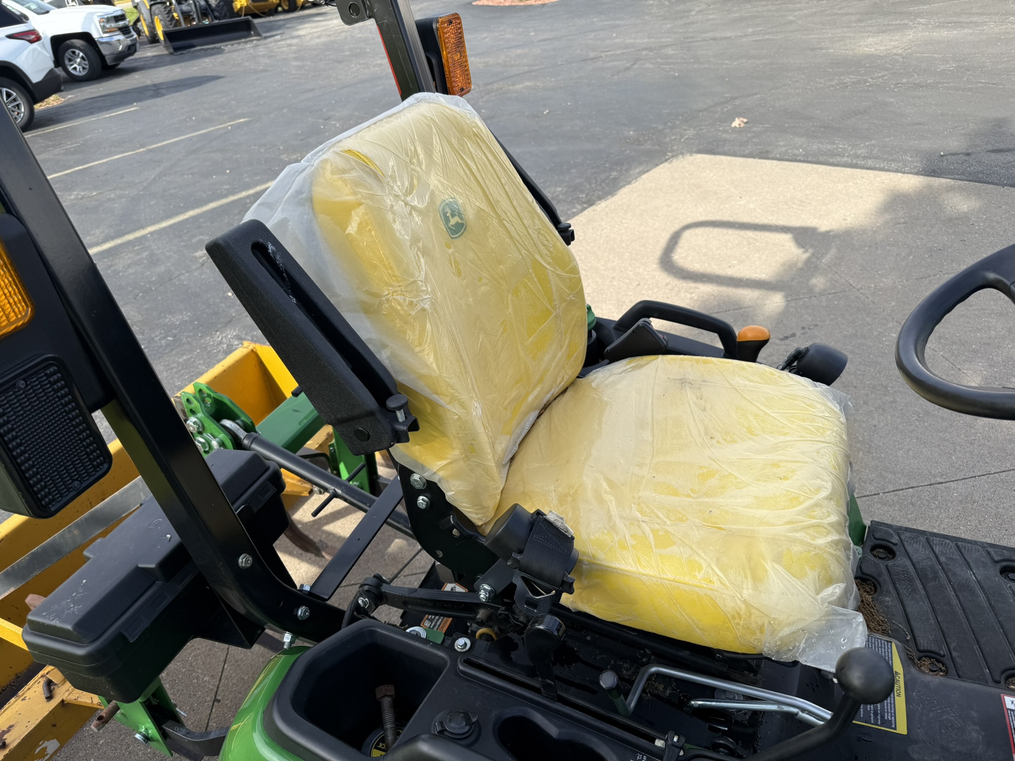 2021 John Deere 1025R Image 9