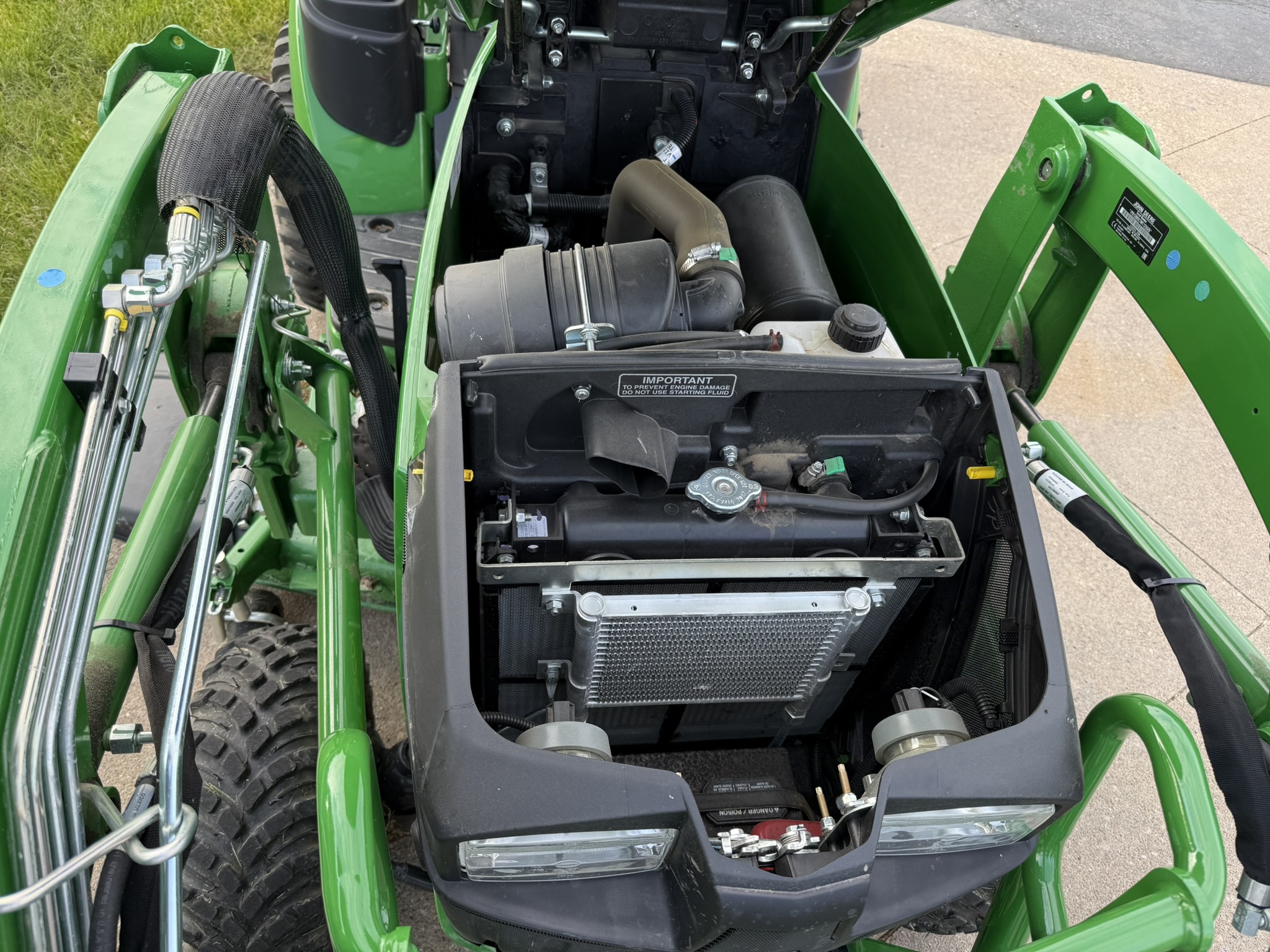 2021 John Deere 1025R Image 4