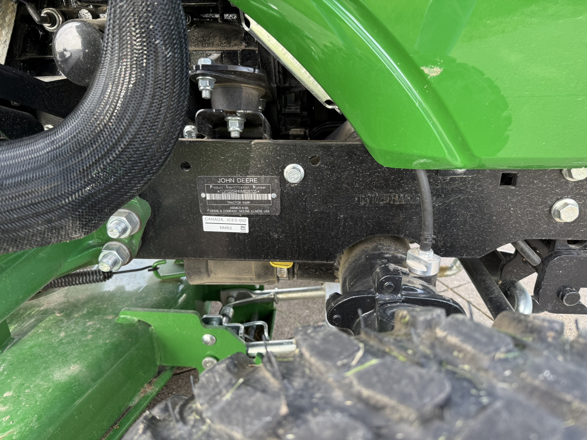 2021 John Deere 1025R Image 10