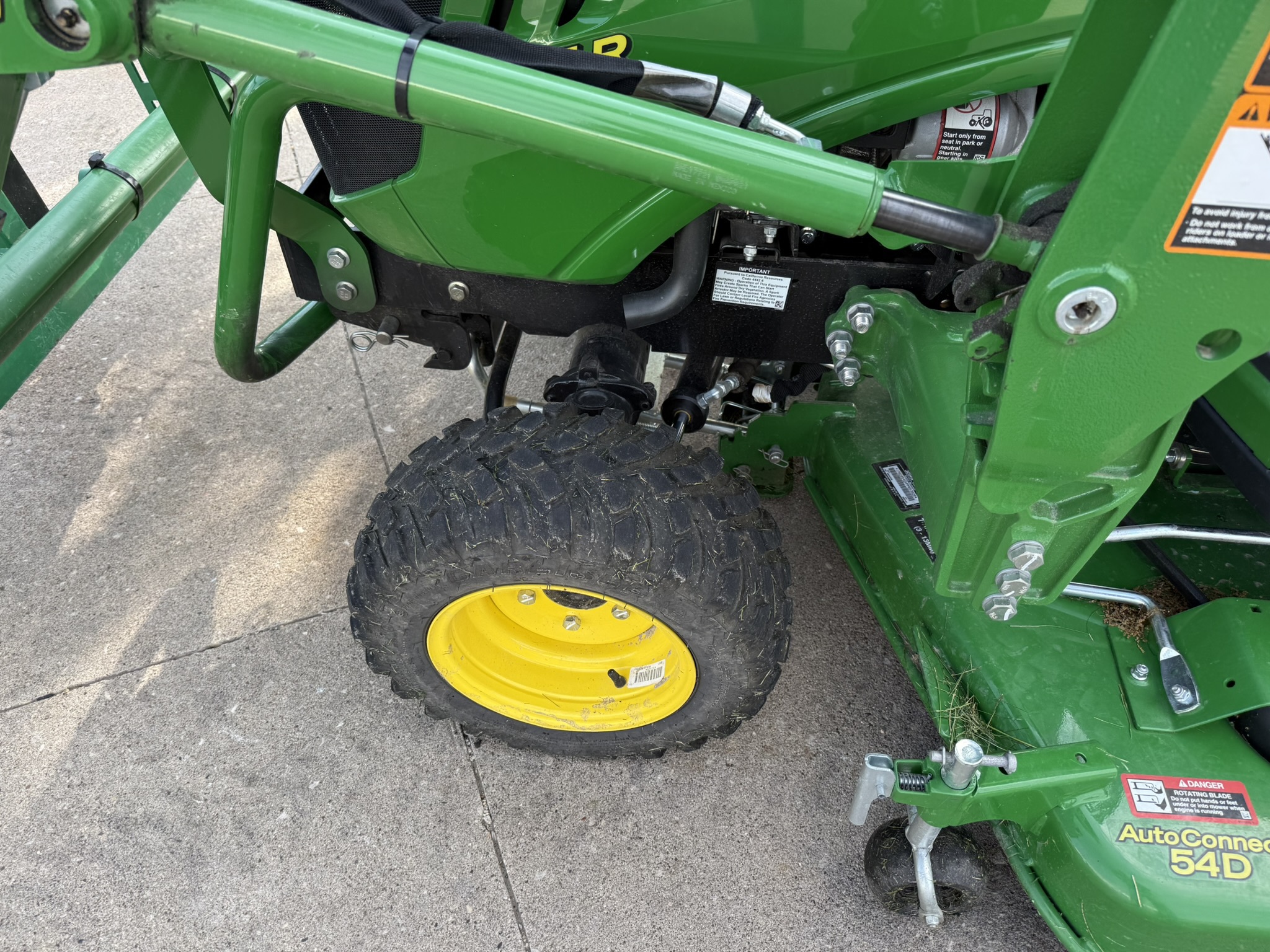2021 John Deere 1025R Image 15