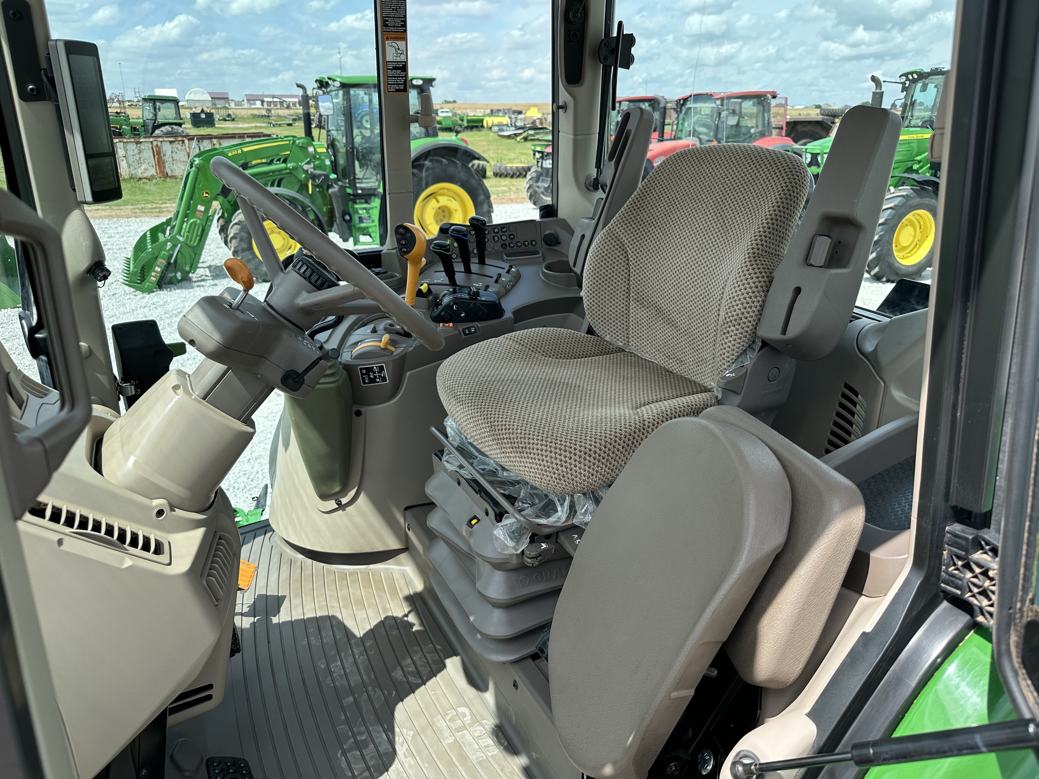 2023 John Deere 6155M Image 18