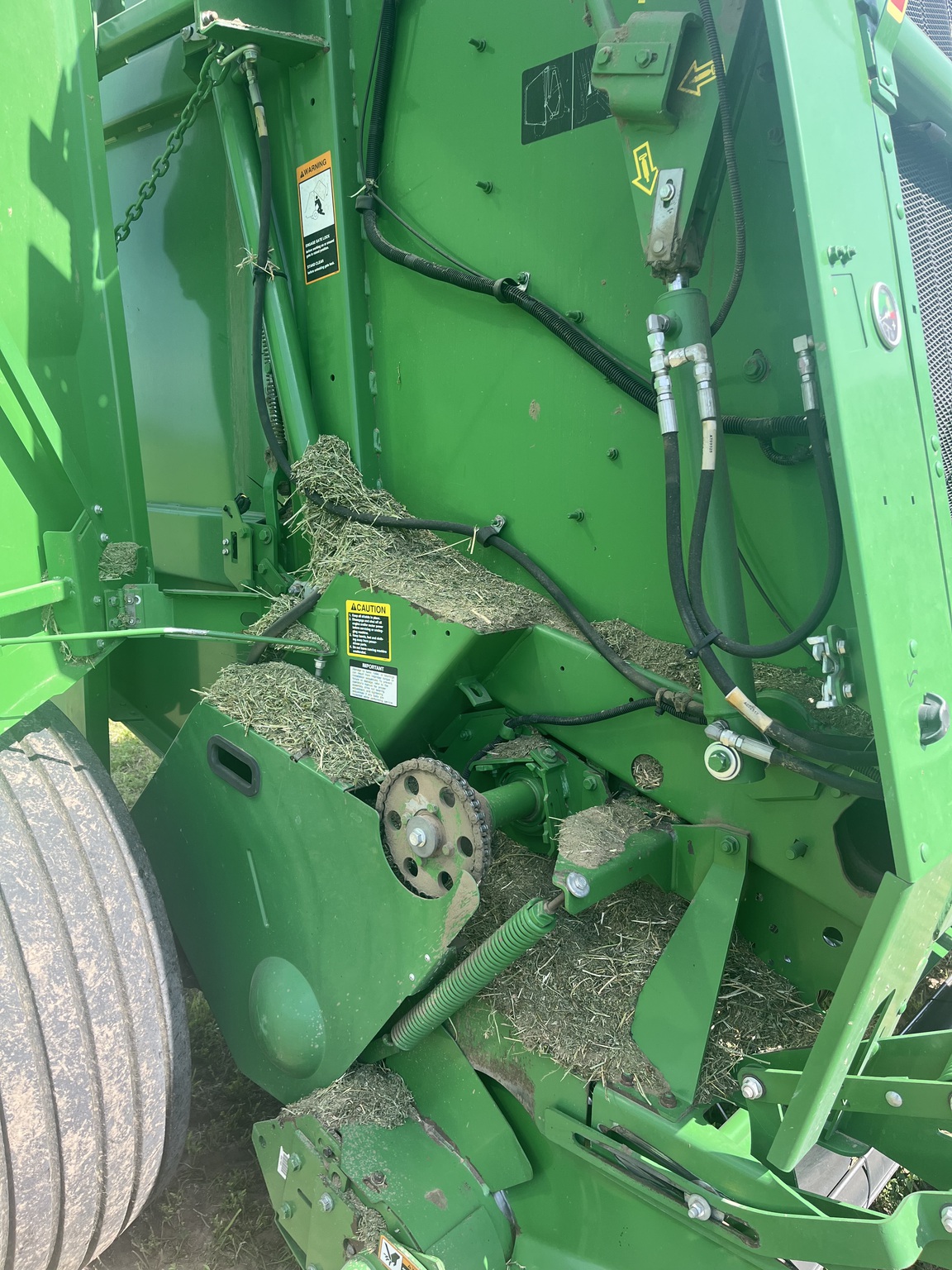 2020 John Deere 560M Image 6