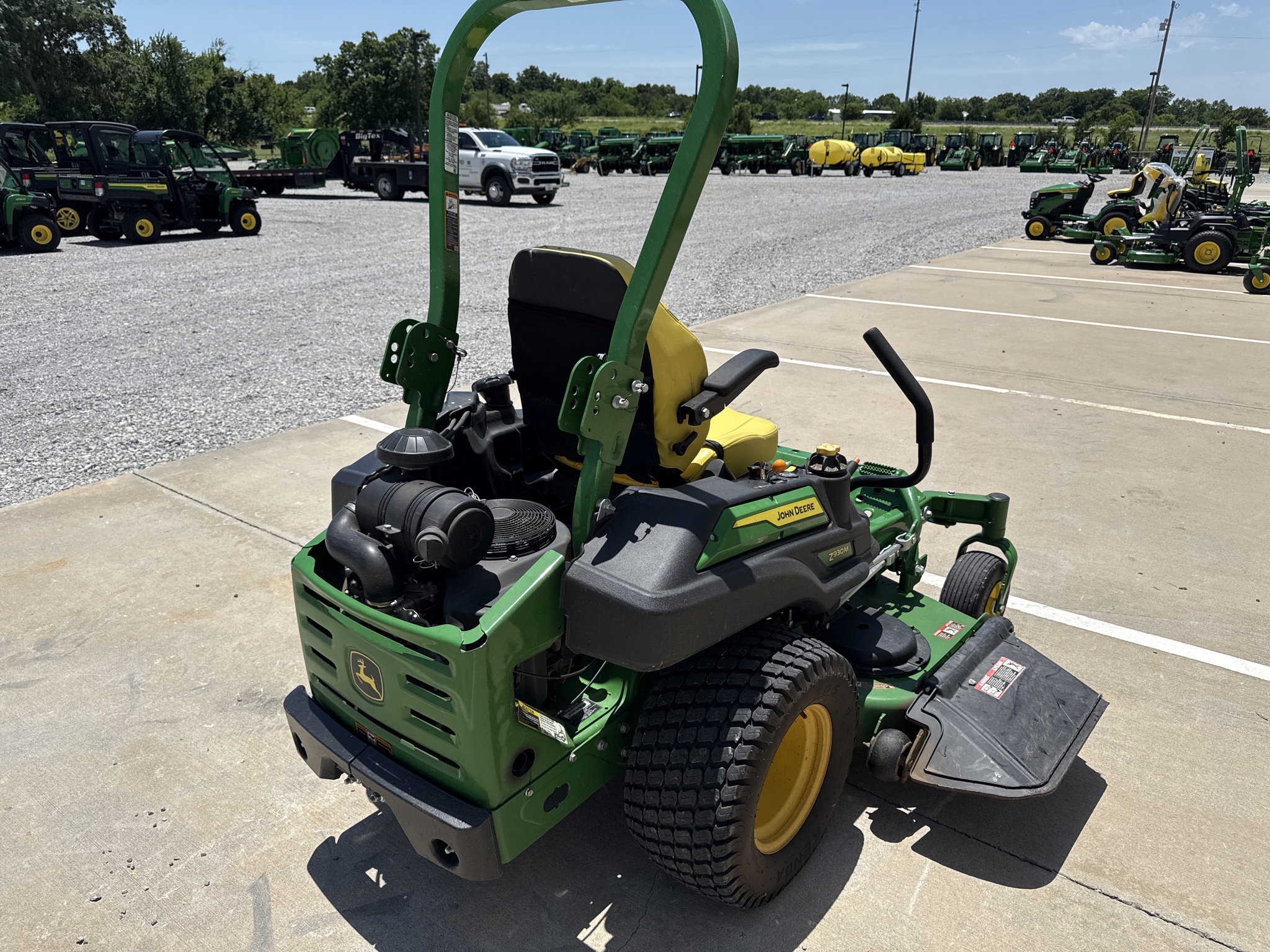 2023 John Deere Z930M Image 17
