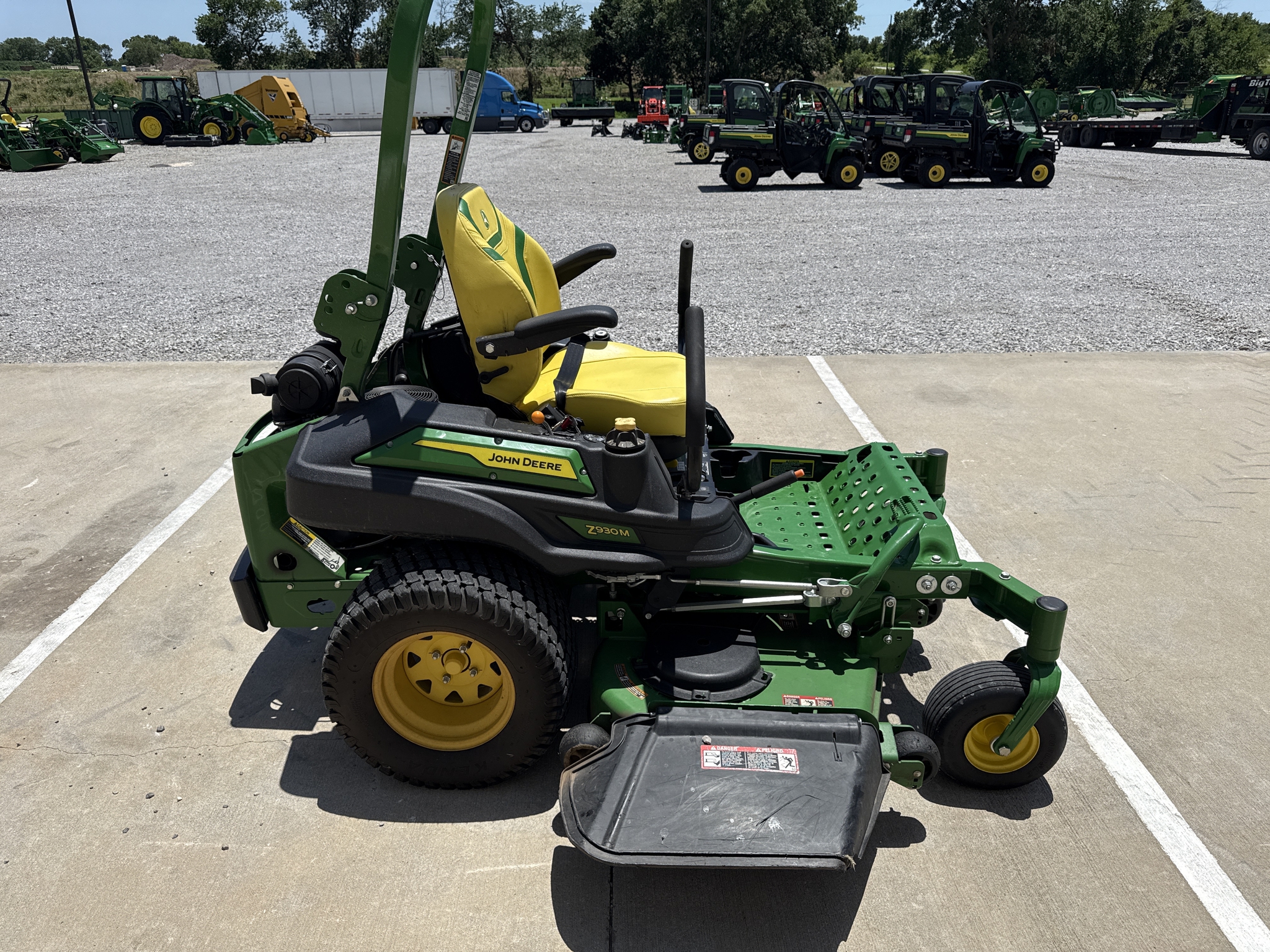 2023 John Deere Z930M Image 15