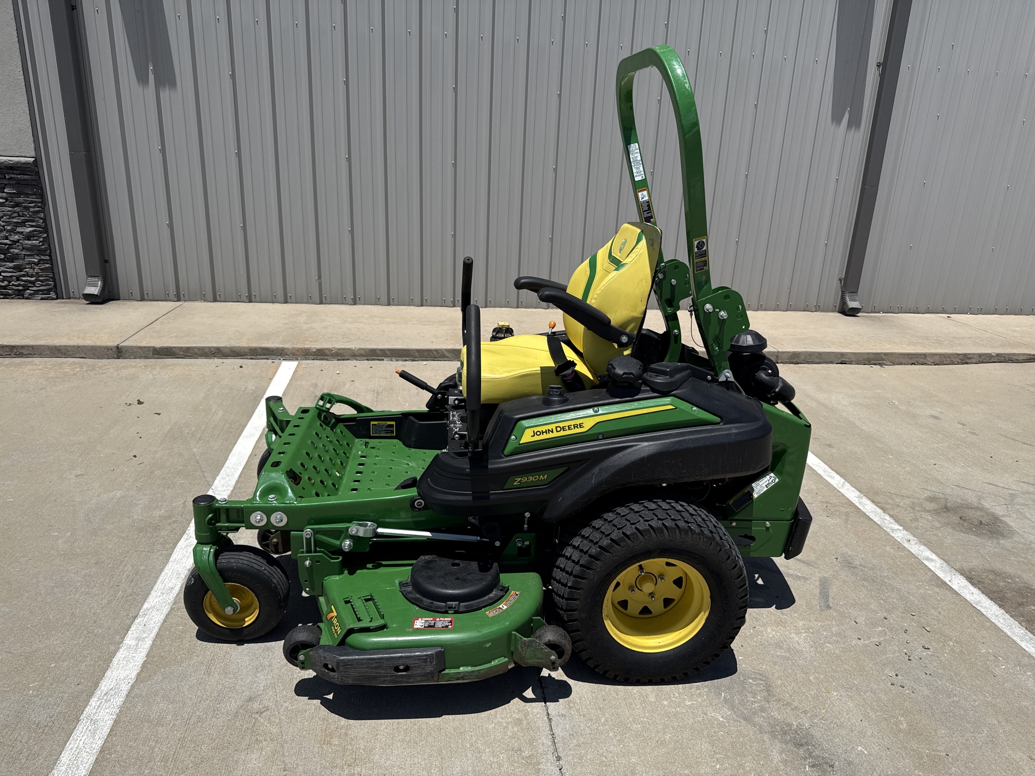 2023 John Deere Z930M Image 2