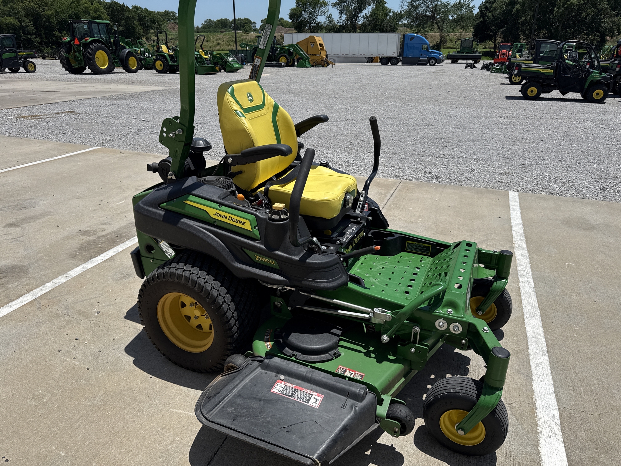 2023 John Deere Z930M Image 13