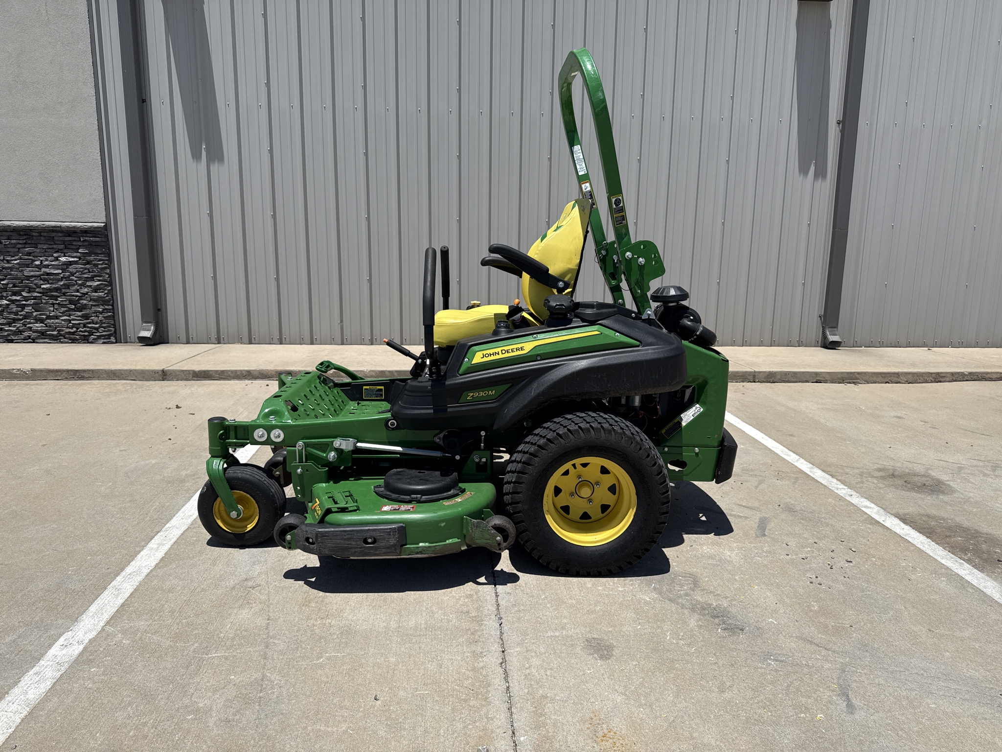 2023 John Deere Z930M Image 1