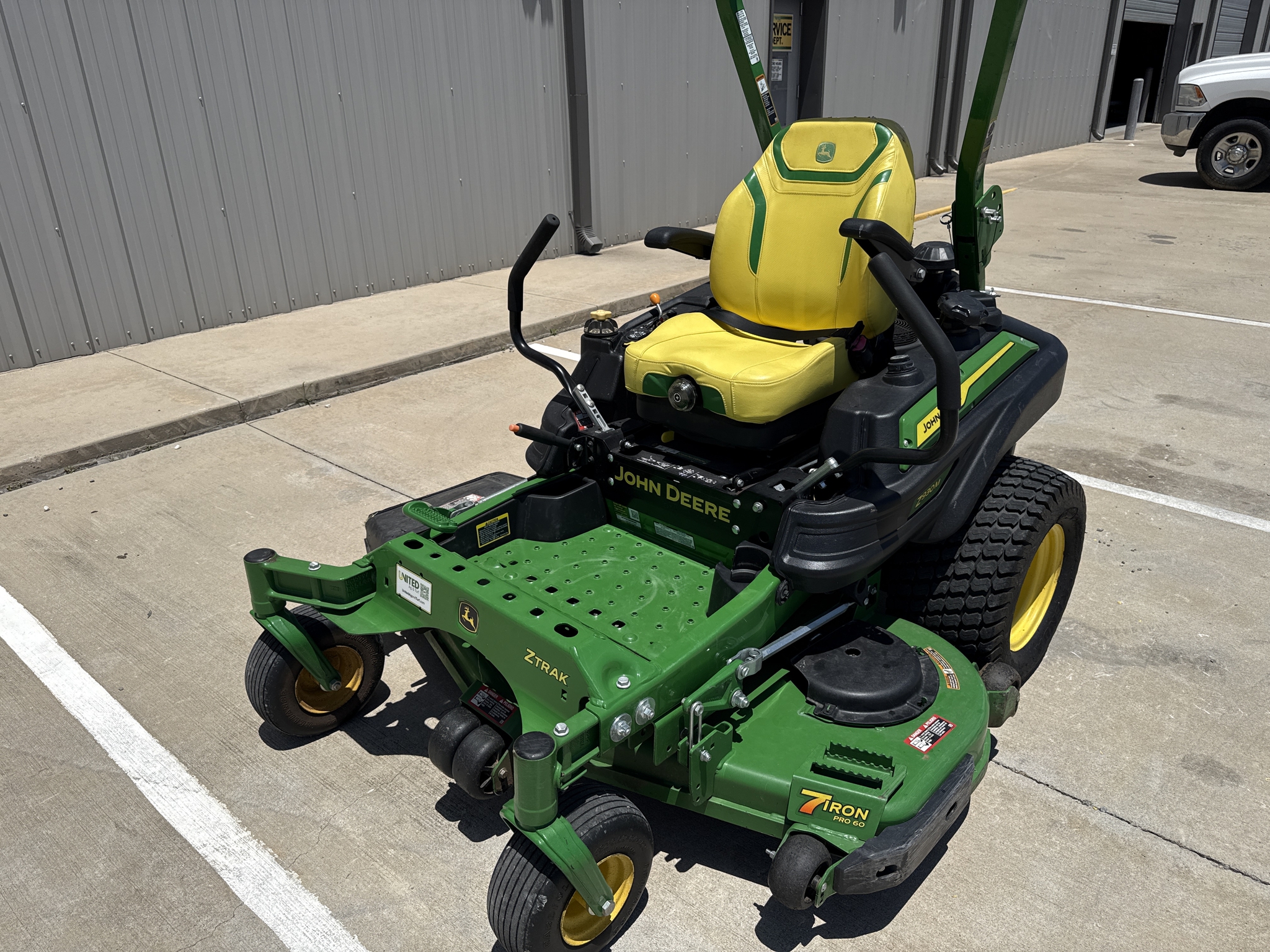 2023 John Deere Z930M Image 7
