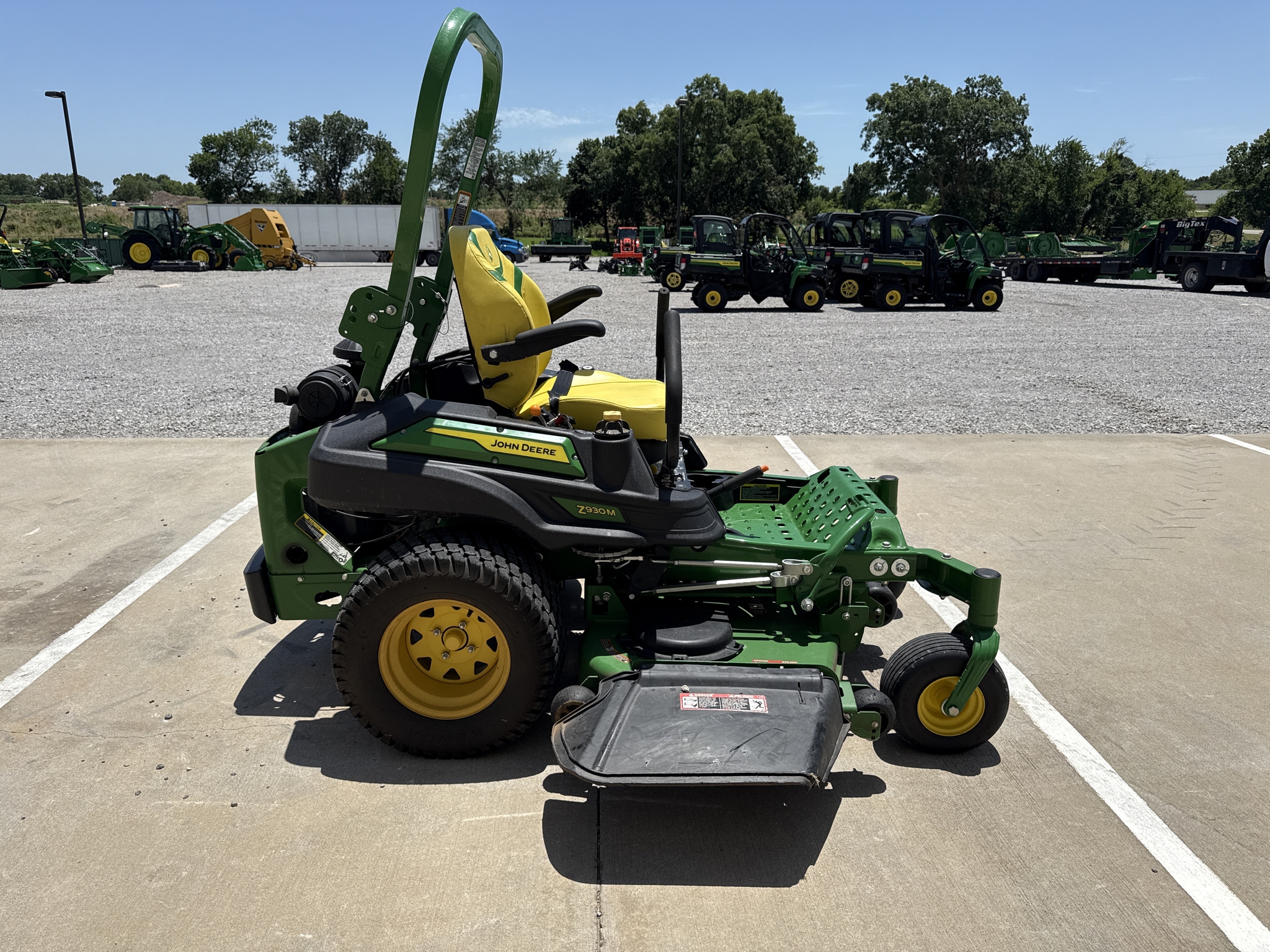 2023 John Deere Z930M Image 14
