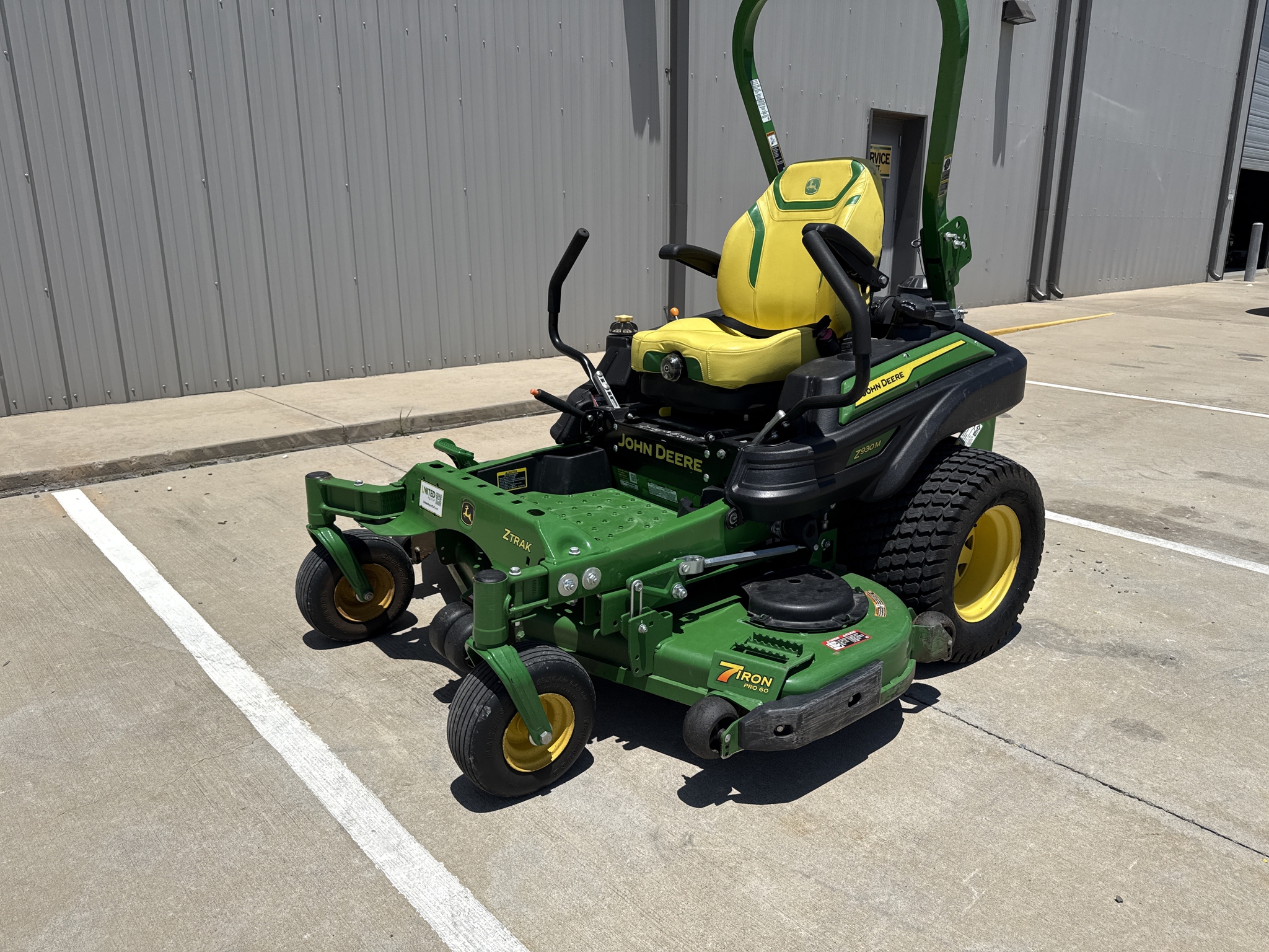 2023 John Deere Z930M Image 6