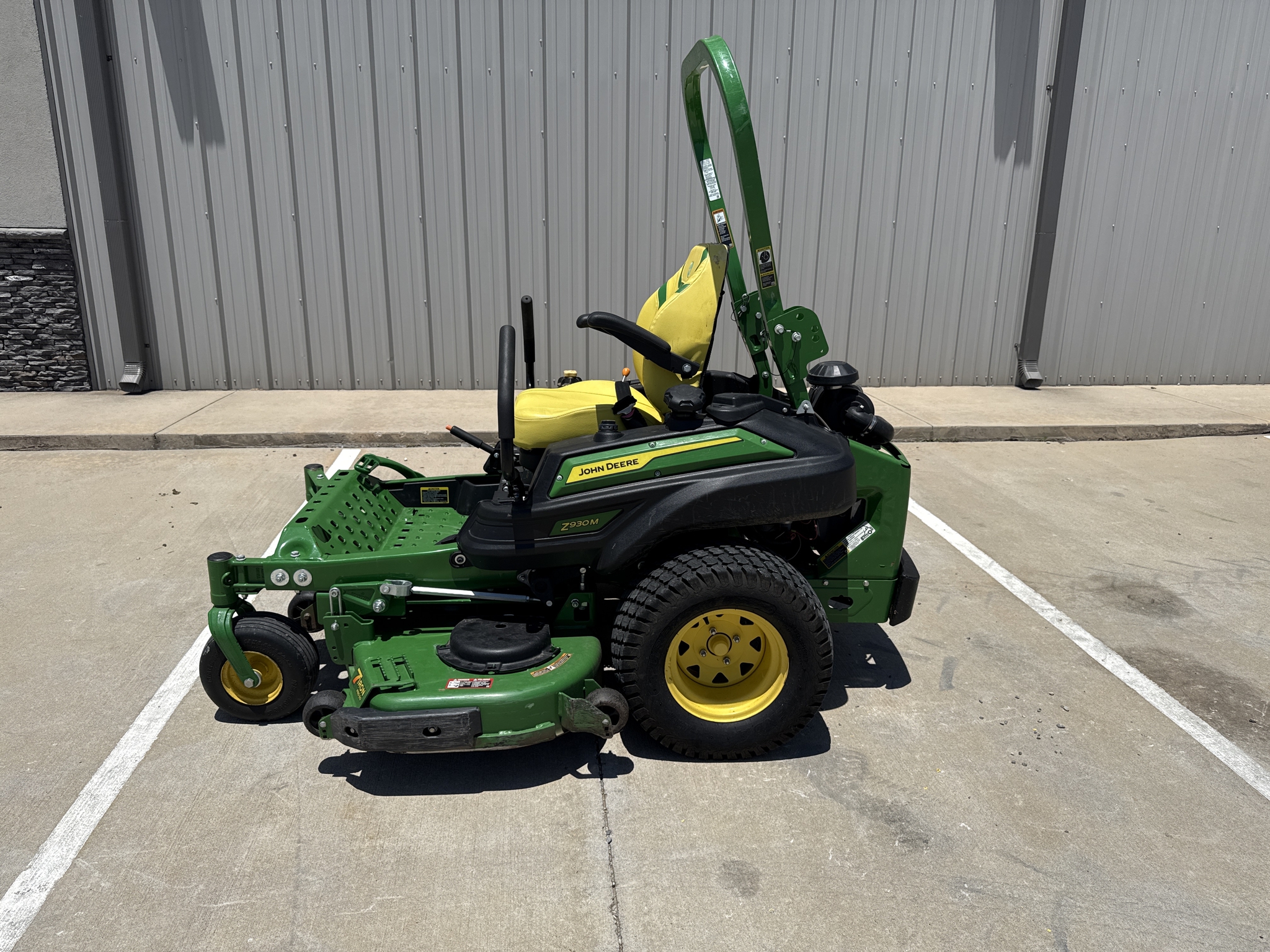 2023 John Deere Z930M Image 3