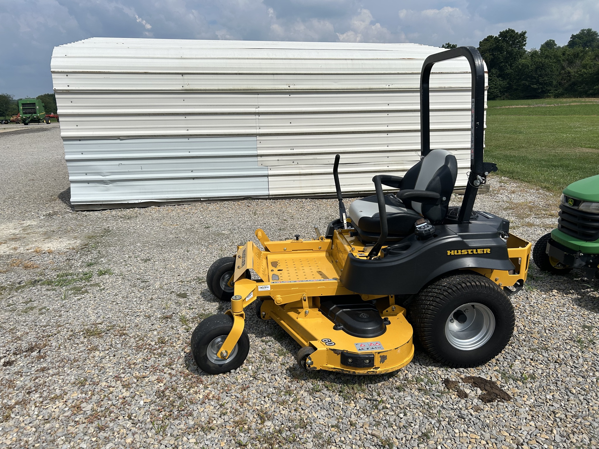 2019 Hustler FasTrak 24 Image 1