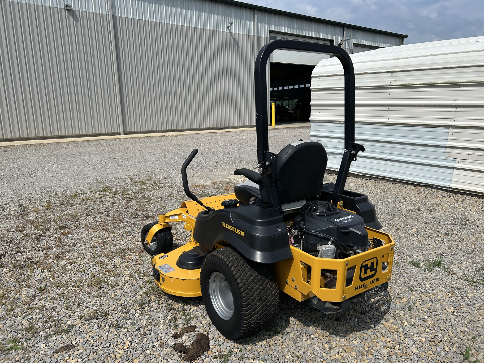2019 Hustler FasTrak 24 Image 5