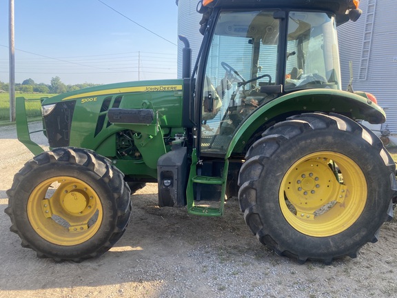 Photo of 2019 John Deere 5100E