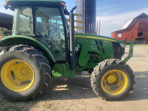 Photo of 2019 John Deere 5100E