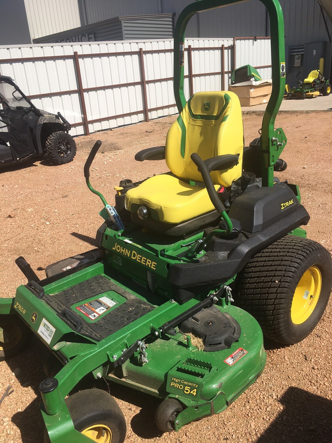 2023 John Deere Z760R Image 3