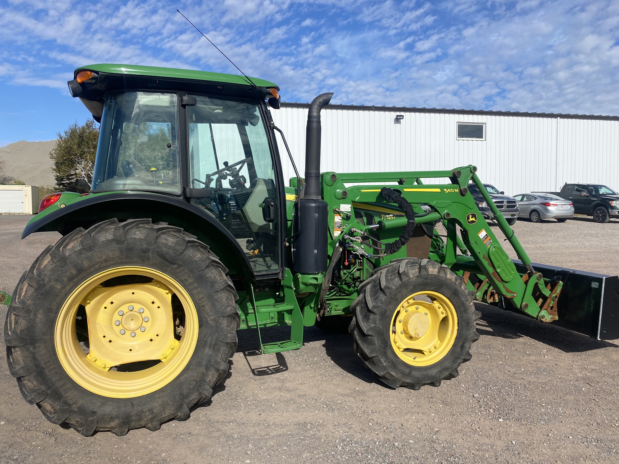 2021 John Deere 5115M Image 2