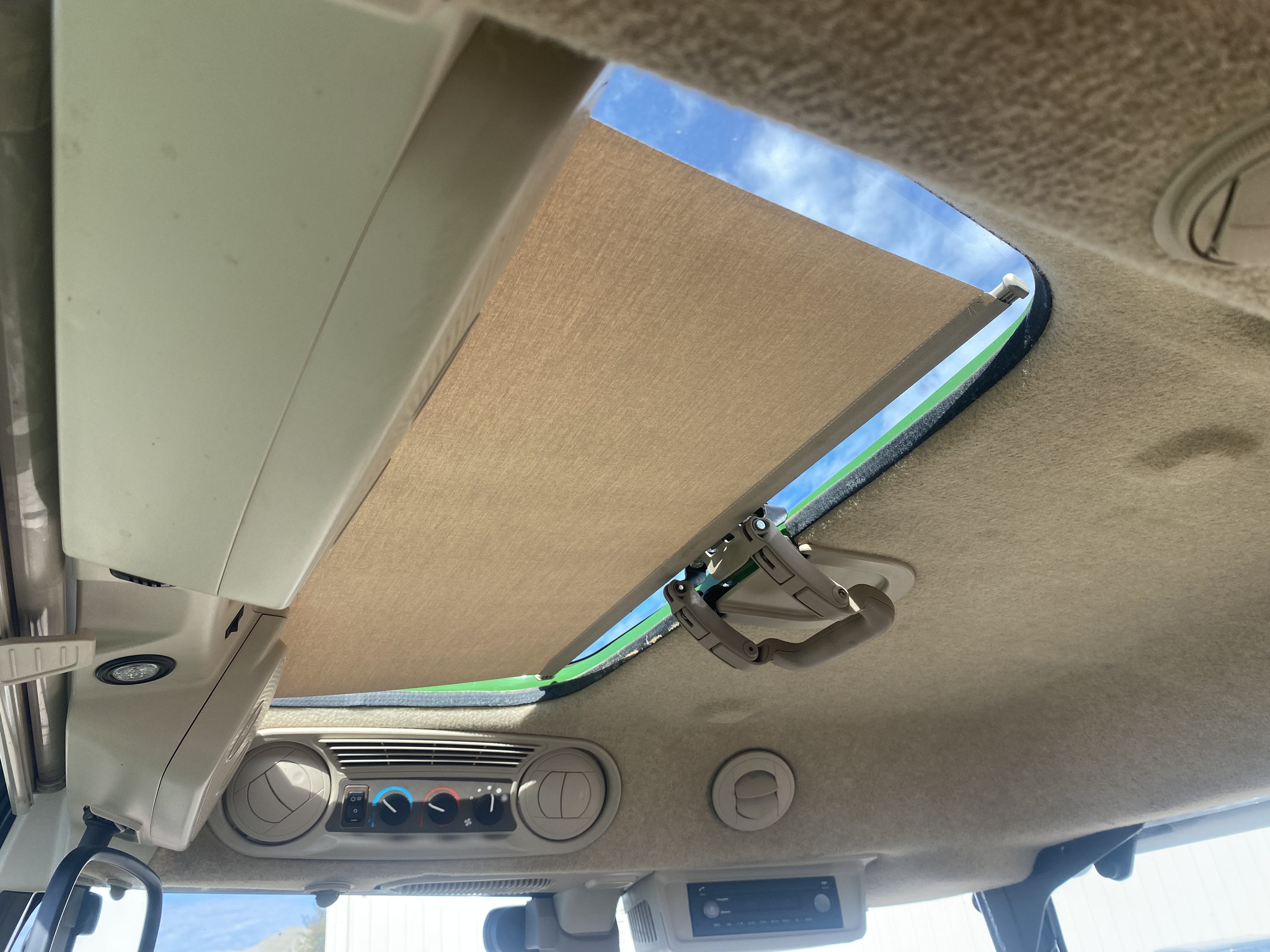 2021 John Deere 5115M Image 7