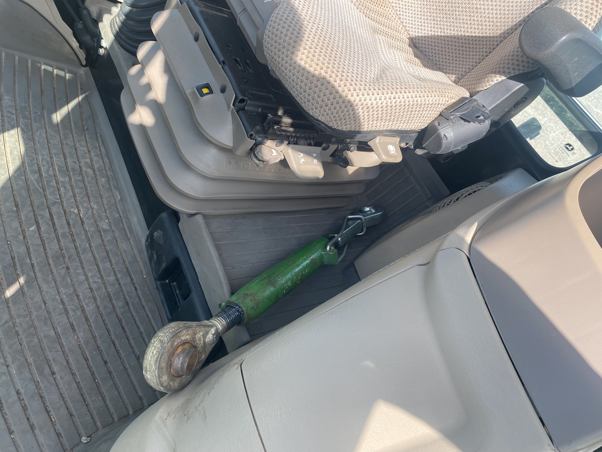 2021 John Deere 5115M Image 8