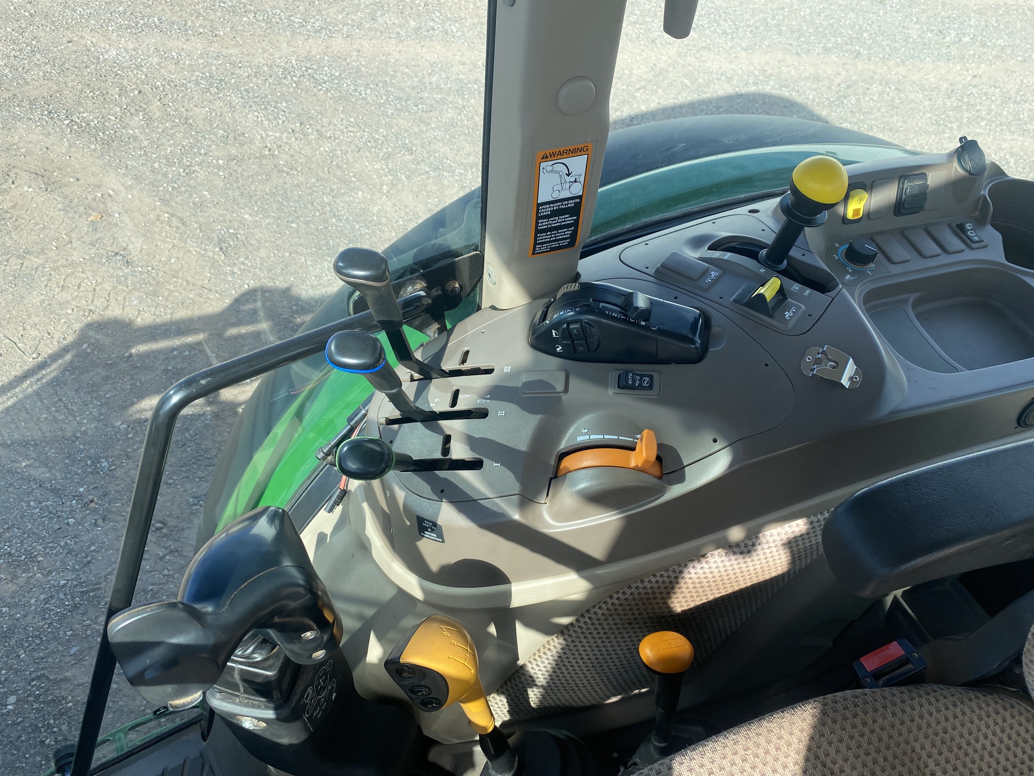 2021 John Deere 5115M Image 4