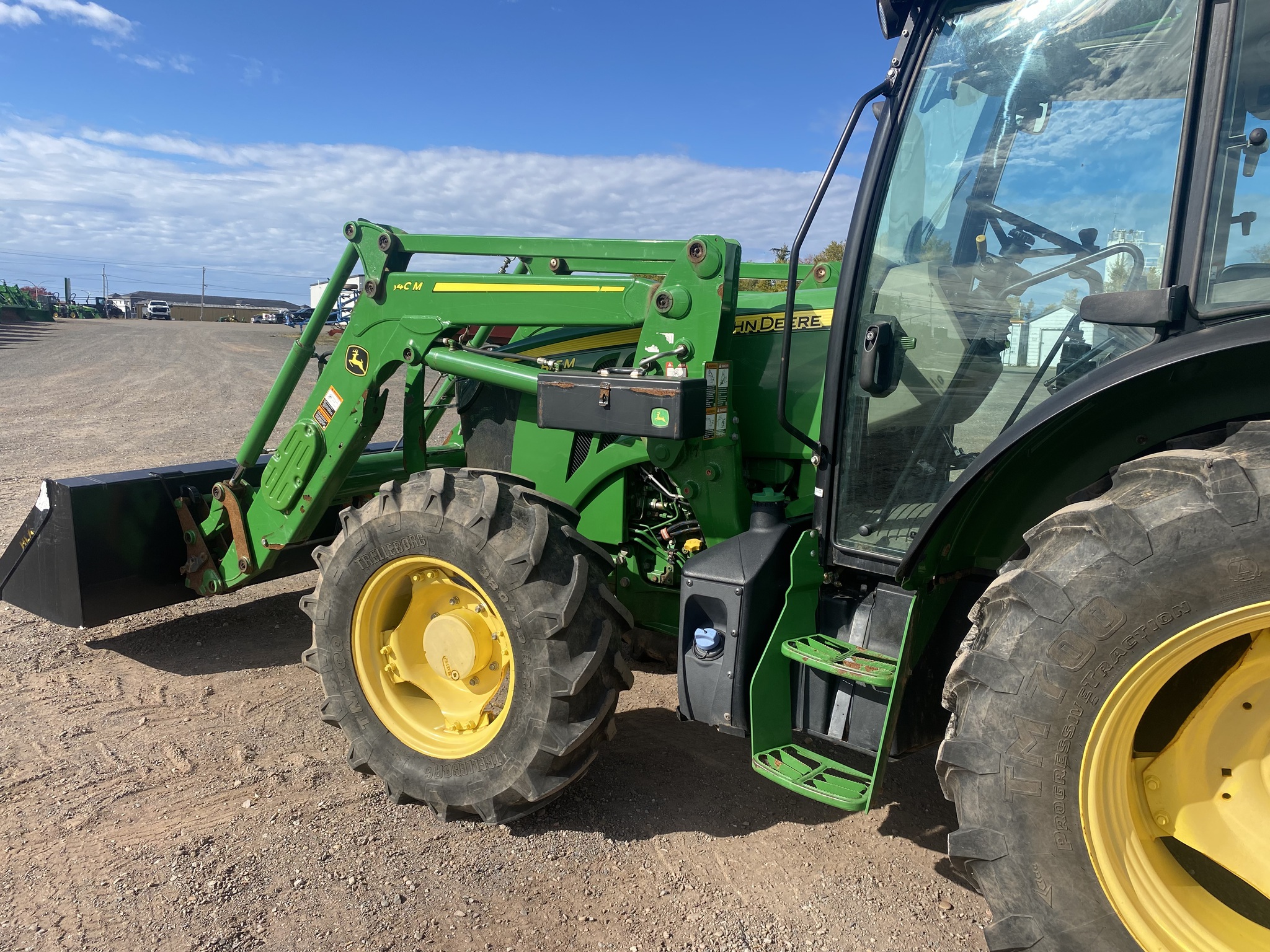 2021 John Deere 5115M Image 3