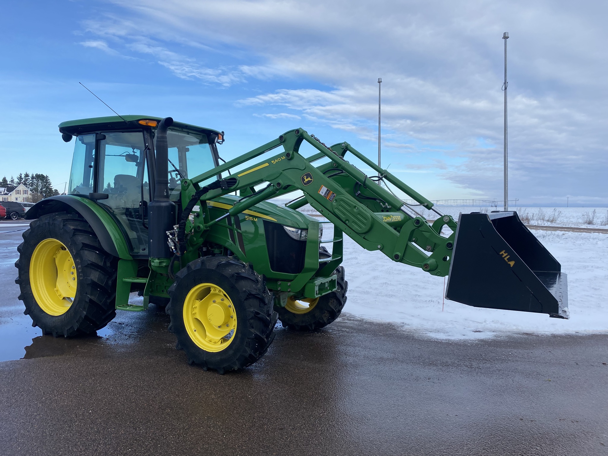 2021 John Deere 5115M Image 1