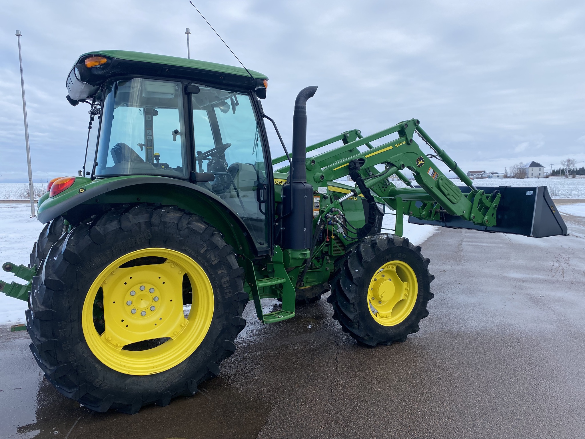 2021 John Deere 5115M Image 4