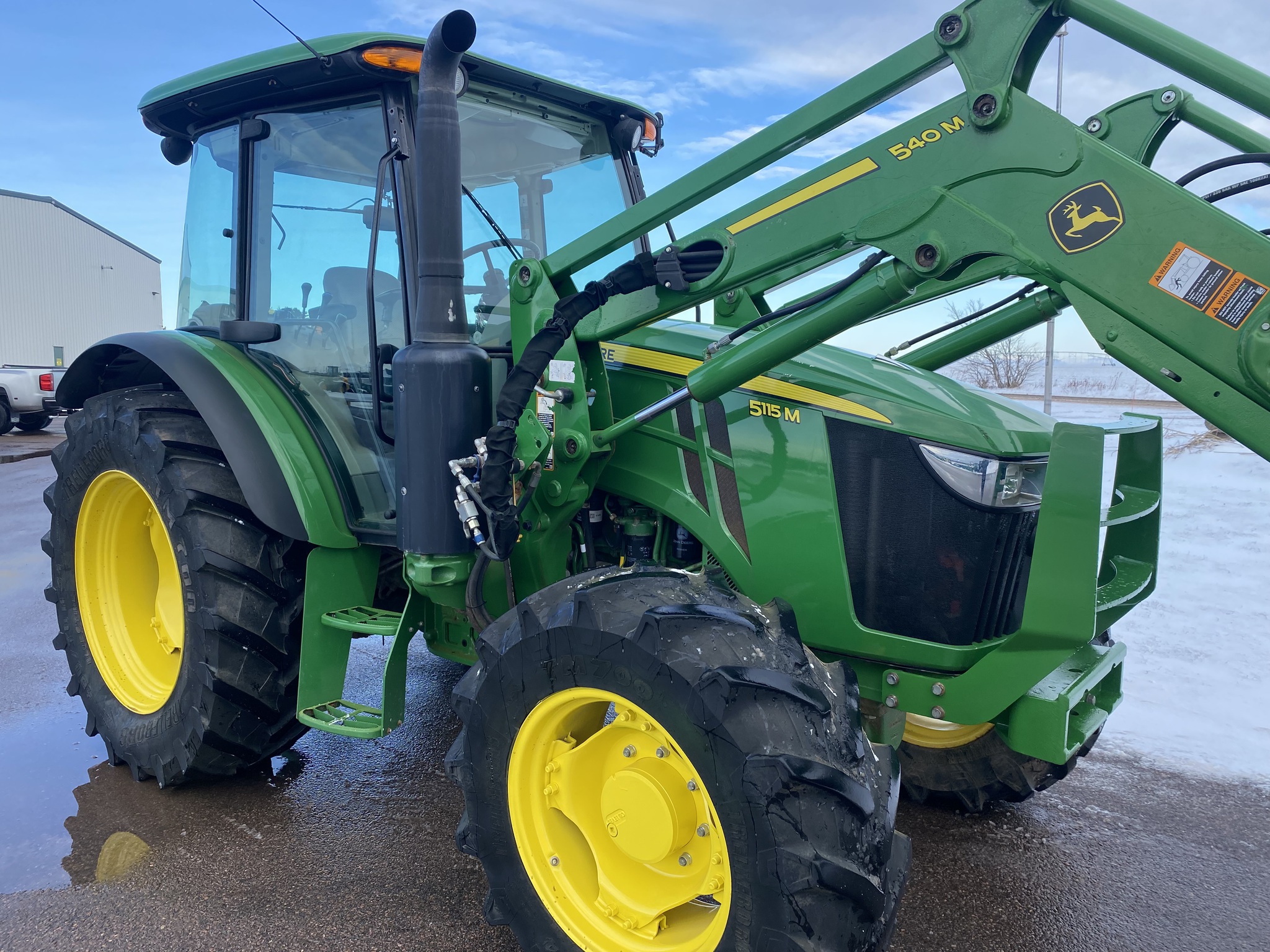 2021 John Deere 5115M Image 2