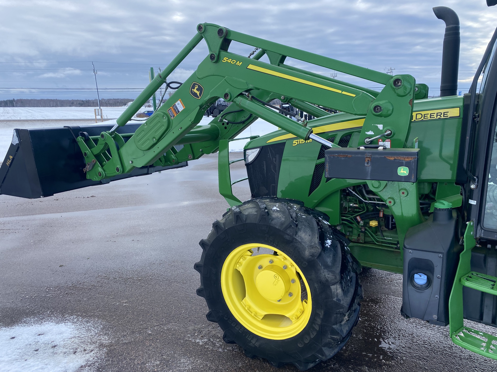 2021 John Deere 5115M Image 13