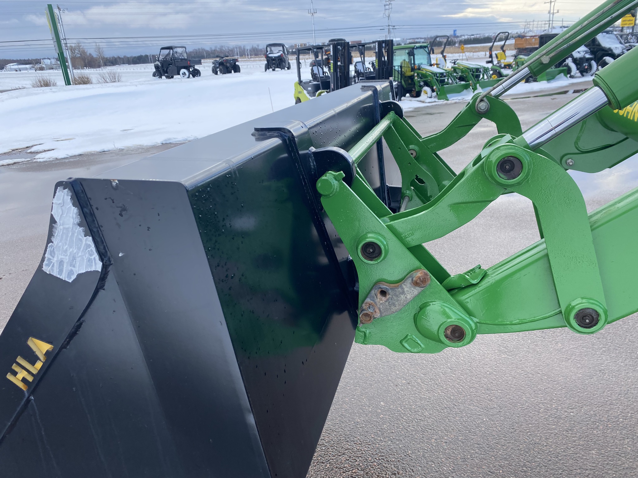 2021 John Deere 5115M Image 10