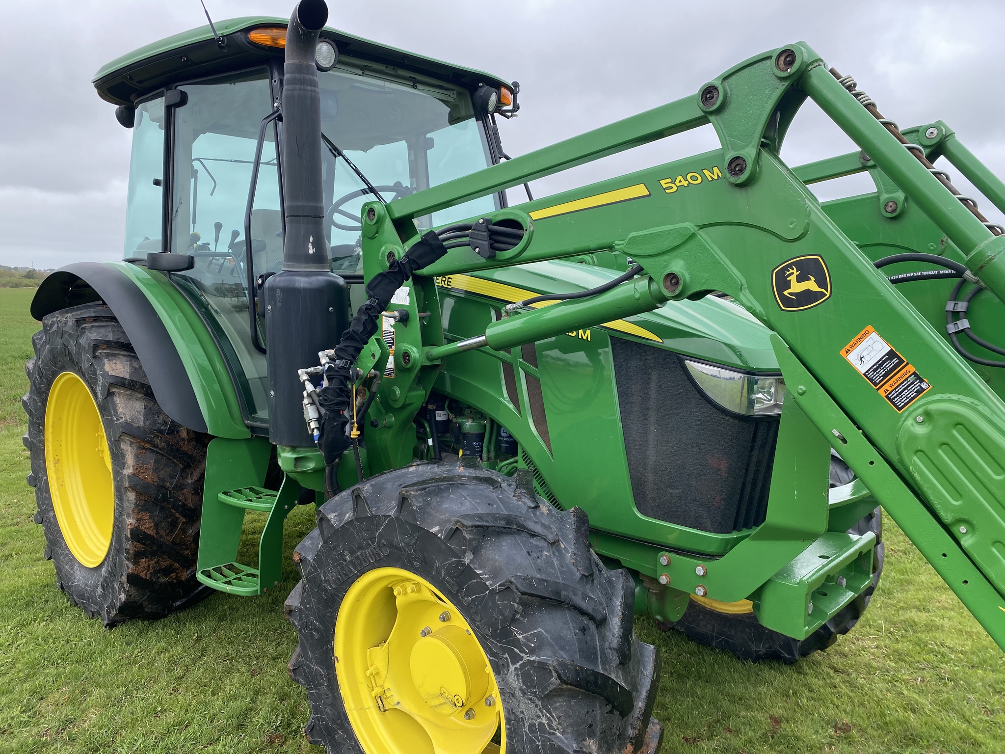 2021 John Deere 5115M Image 4