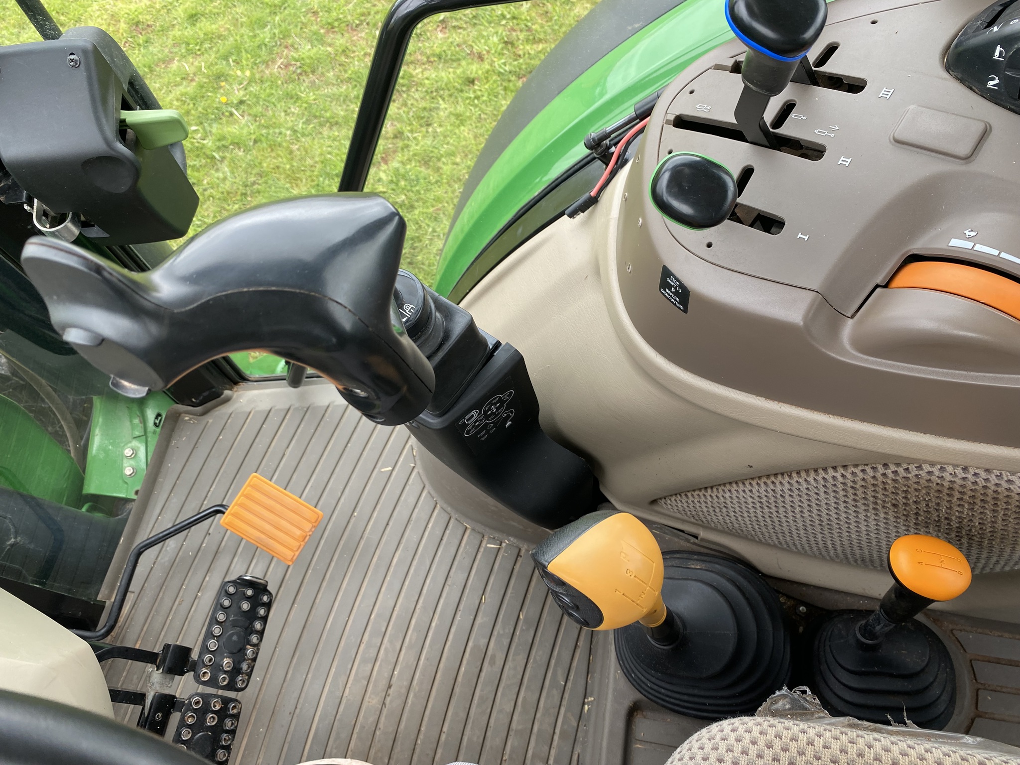 2021 John Deere 5115M Image 7