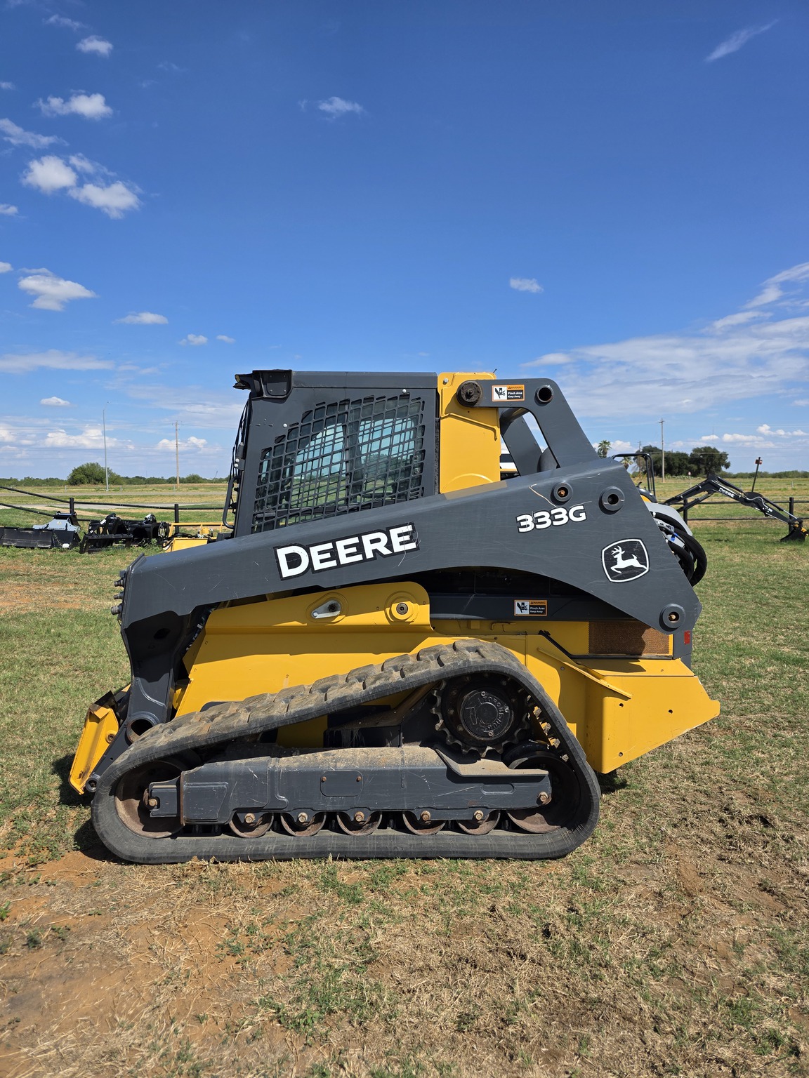 2019 John Deere 333G Image 3