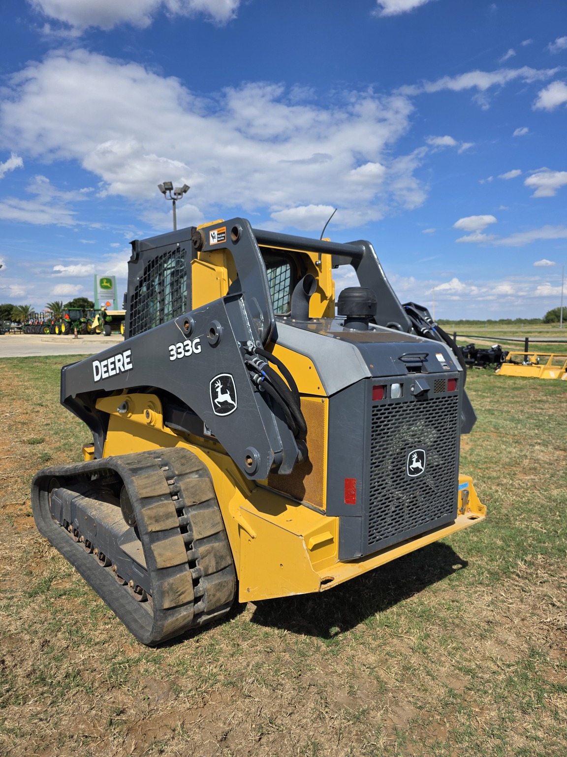 2019 John Deere 333G Image 4