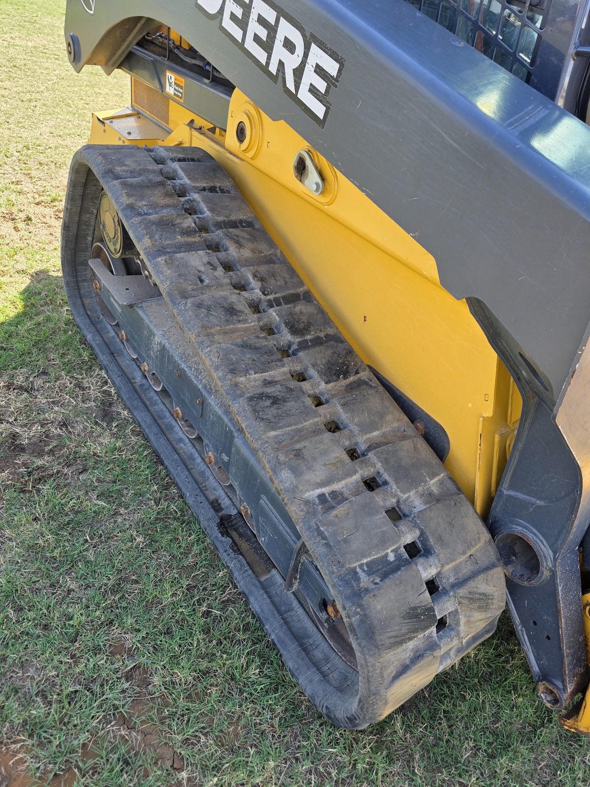 2019 John Deere 333G Image 9