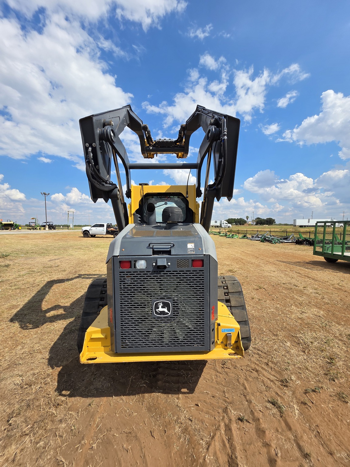 2019 John Deere 333G Image 3