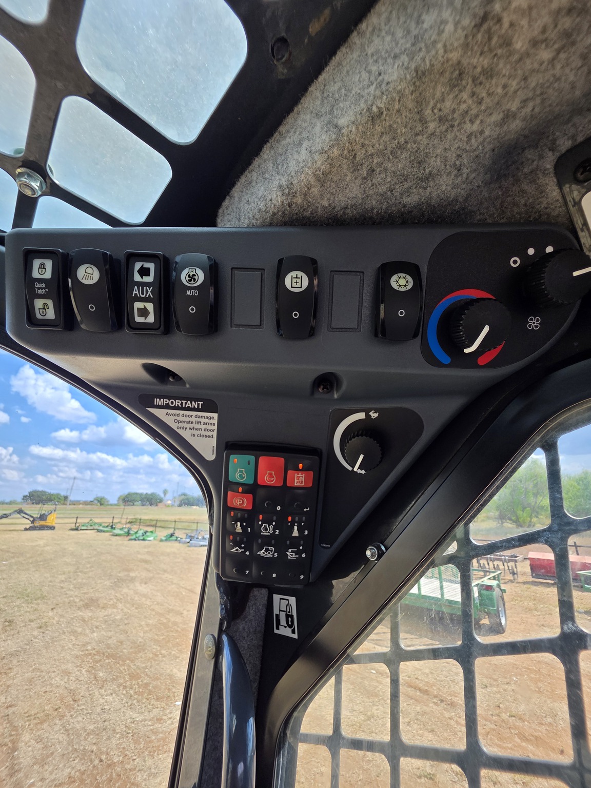2019 John Deere 333G Image 10
