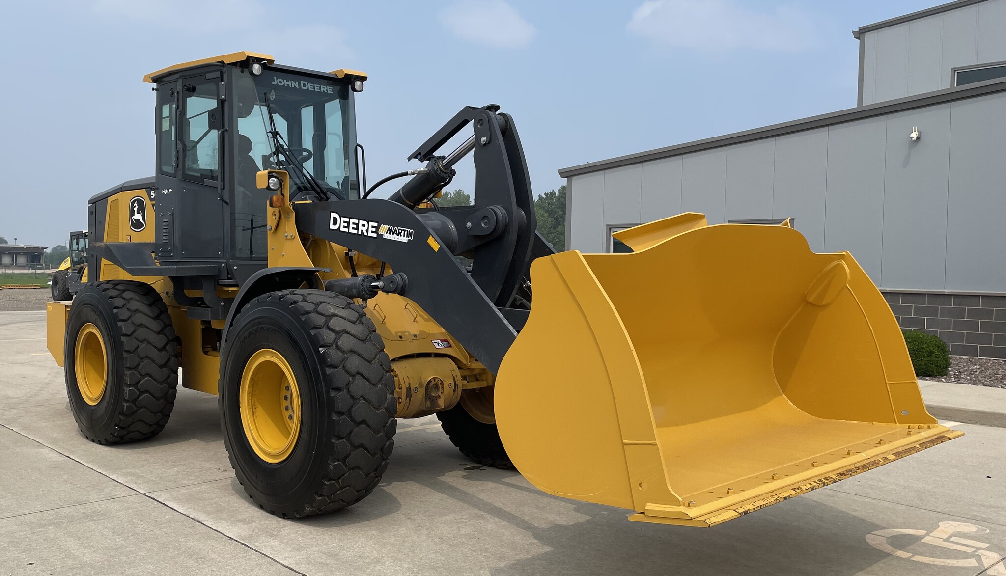 2024 John Deere 544 G Image 4