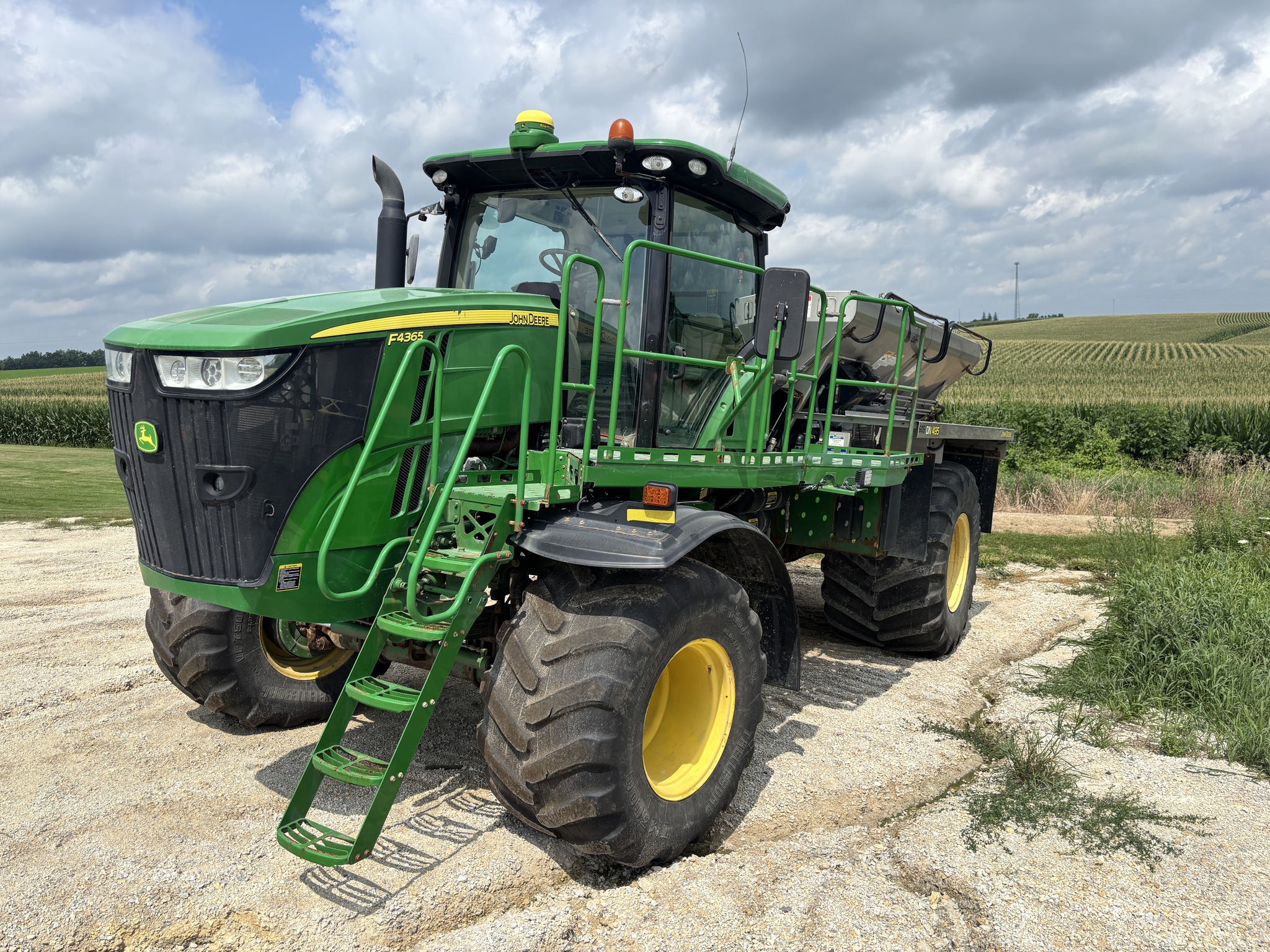 2017 John Deere F4365 Image 1