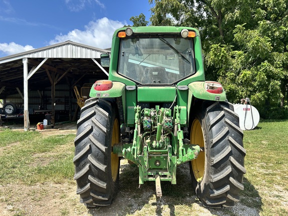 Photo of 2011 John Deere 7230 Premium