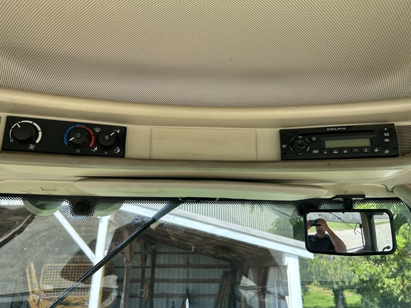 Photo of 2011 John Deere 7230 Premium