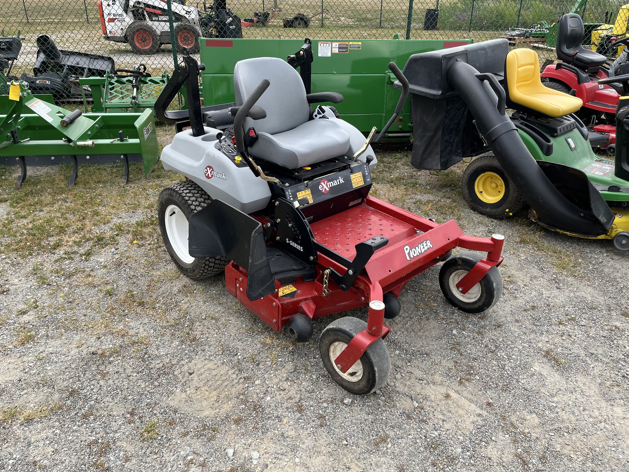 2015 Exmark PNS710GKC48300 Image 2