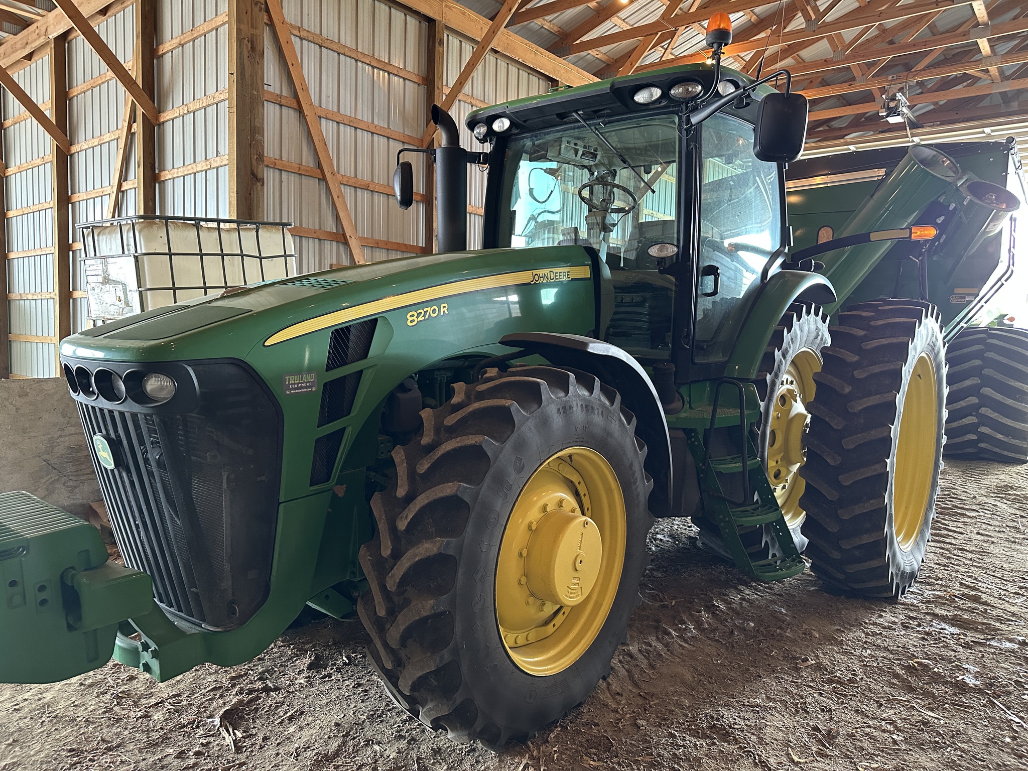 2010 John Deere 8270R Image 6