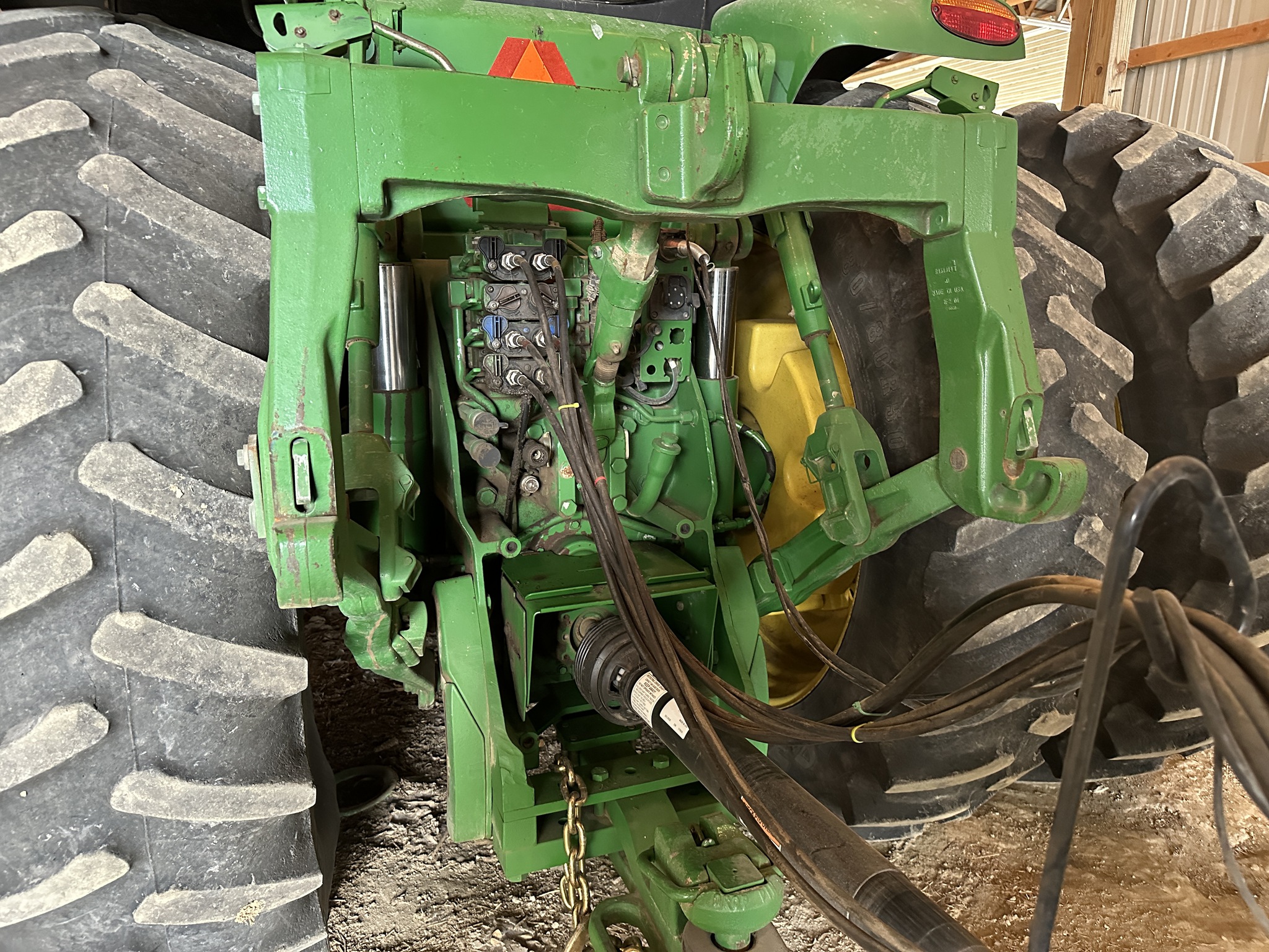 2010 John Deere 8270R Image 11